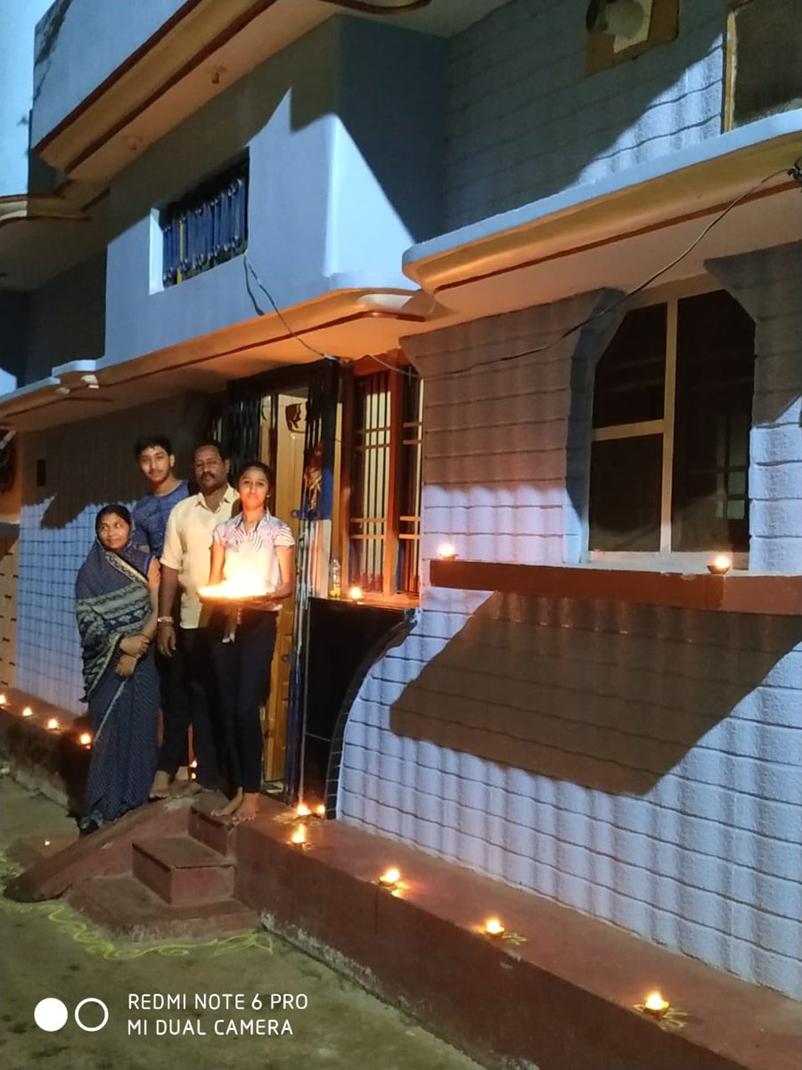DevkumariC's tweet photo. #जयसियाराम
राम मंदिर निर्माण पूरे विश्व को मर्यादा पुरुषोत्तम श्री रामचंद्र जी के आदर्शों पर चलने के लिए प्रेरित करेगा । प्रधानमंत्री मान.नरेंद्र मोदी जी के नेतृत्व में आज पूरा विश्व साक्षी बने है ऐतिहासिक राम मंदिर निर्माण के शुभ अवसर के...।💐💐💐💐 #जयसियाराम https://t.co/FgbQbuJynt