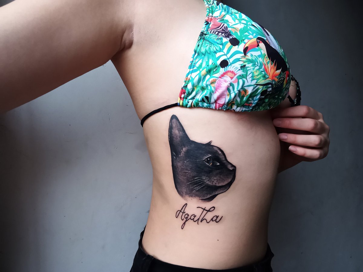 aridiota_'s tweet photo. pa mostrarte que yo soy tuya, en las costillas me tatuo tu nombre ✨
esta es la intensidad que manejo, porque te amo con todas las fuerzas de mi corazón https://t.co/Pu2kZc5R9j