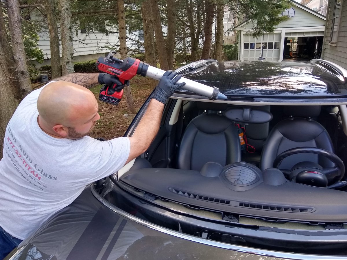 MyTitanGlass's tweet photo. Titan proudly uses Dow Automotive adhesives and holds full Dow certification. These specific adhesives are capable of curing in zero degree weather, with only an hour drive-away time.  https://t.co/zrC2hq6EhZ #autoglass #windshield #urethane https://t.co/D7TmWKzFp3