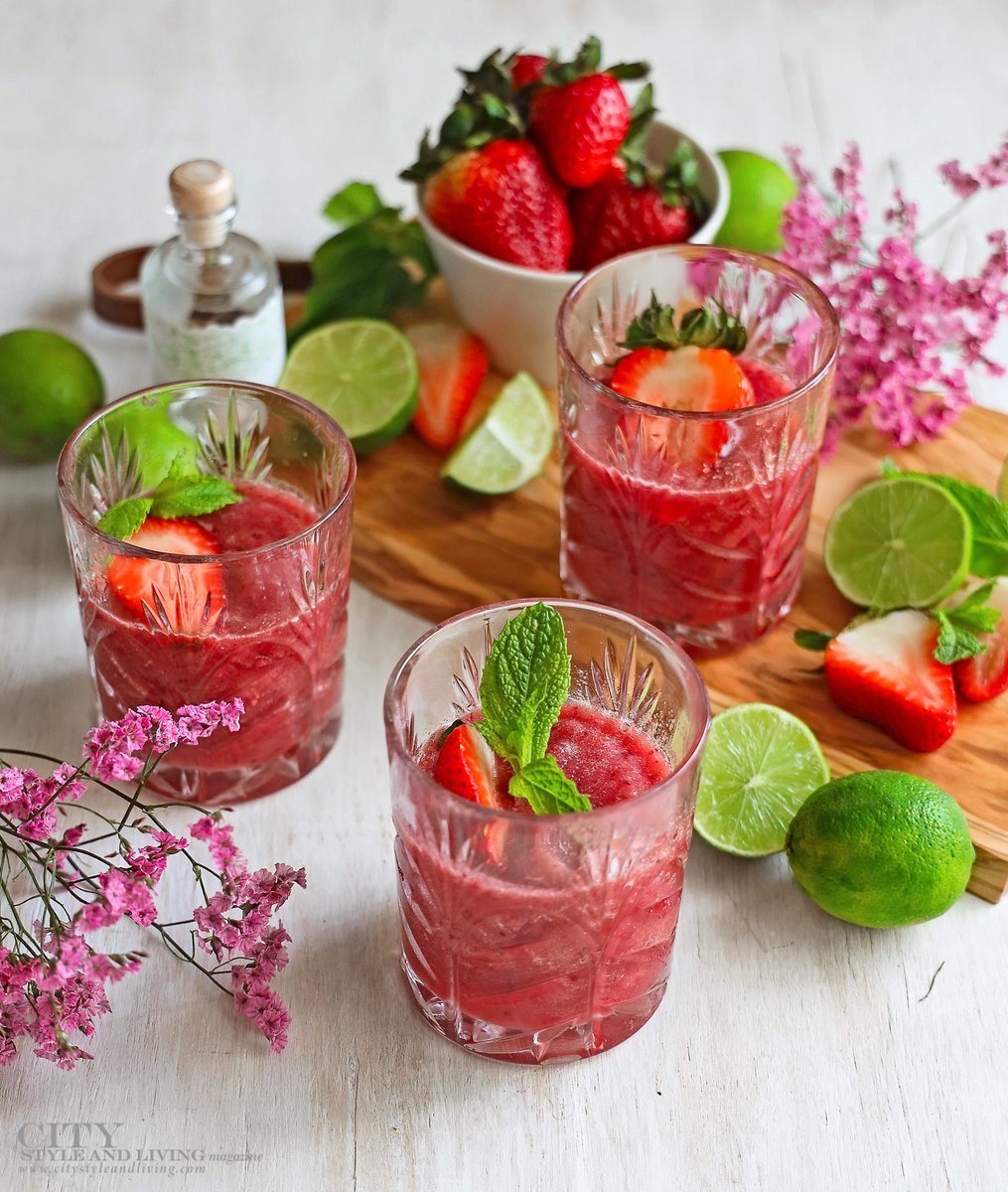 NEW POST Strawberry and Lime Mojito Mocktail
via bit.ly/2BZUz12 #mocktail #summerdrink #calgary #yyc #mojitorecipe #strawberriesforsummer