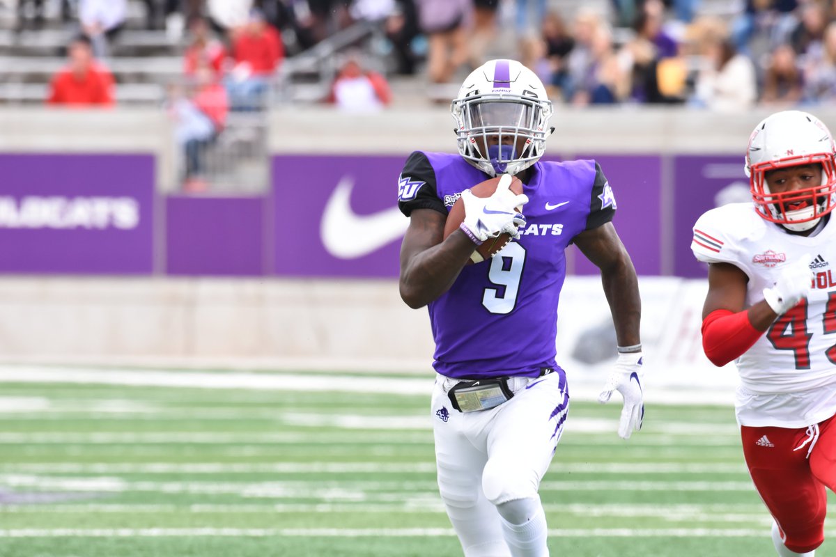 dctf's tweet photo. ✌️✌️

@ACUFootball 

📸 Kelly Guess https://t.co/yTLk0fDbxd