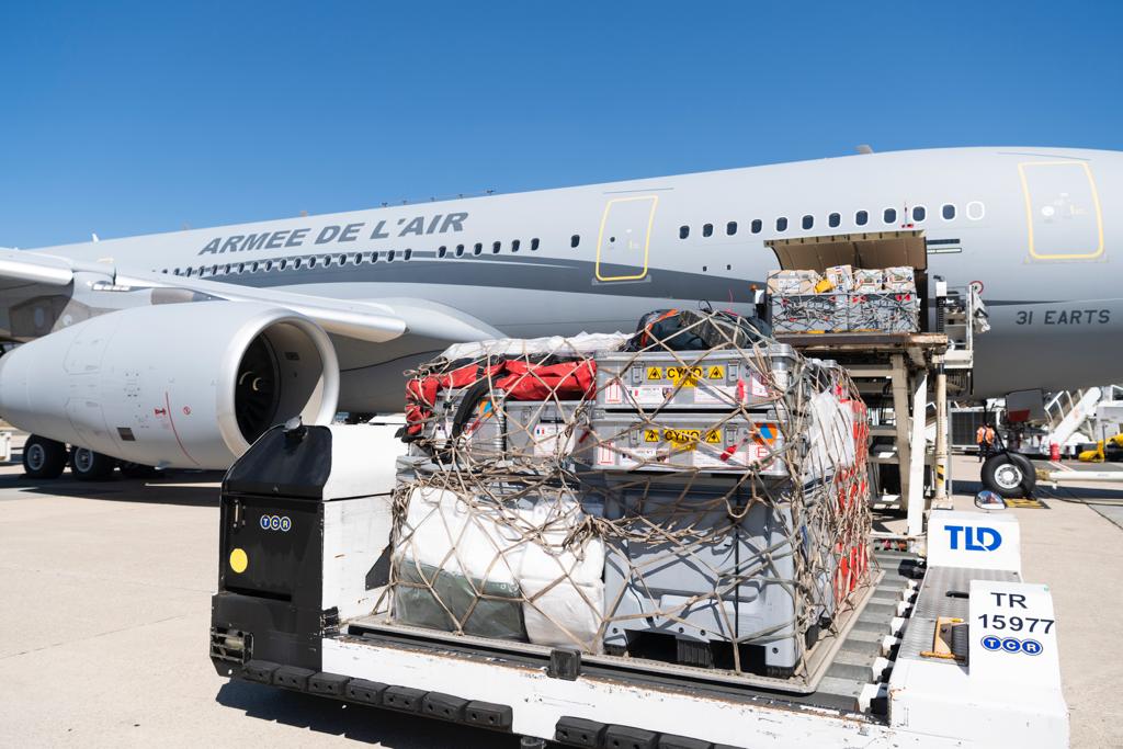 florence_parly's tweet photo. Le premier avion militaire - un A330 Phénix - a décollé en fin d'après-midi de Paris en direction du Liban. https://t.co/vkNIVLUWzd