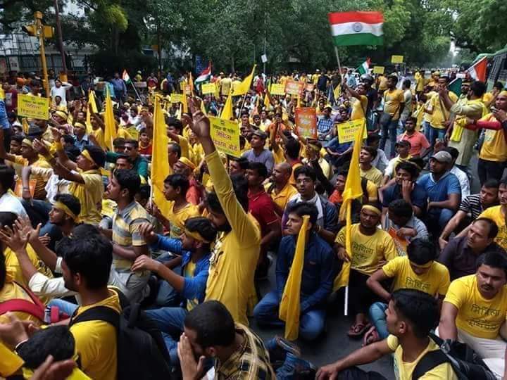 theP_ranjan's tweet photo. #5अगस्त मिथिला के लिए भी ऐतिहासिक है, आज ही के दिन 2018 में पहली बार हज़ारों युवाओं ने मिथिला स्टूडेंट यूनियन की उत्तर बिहार के लिए #MDB की मांग को लेकर #दिल्ली में #मंडी_हाउस से #संसद_भवन तक पैदल मार्च कर प्रदर्शन किया था।
हमारा संघर्ष अभी भी जारी है... @PMOIndia #MSUdemandsMDB https://t.co/rufoqohjph