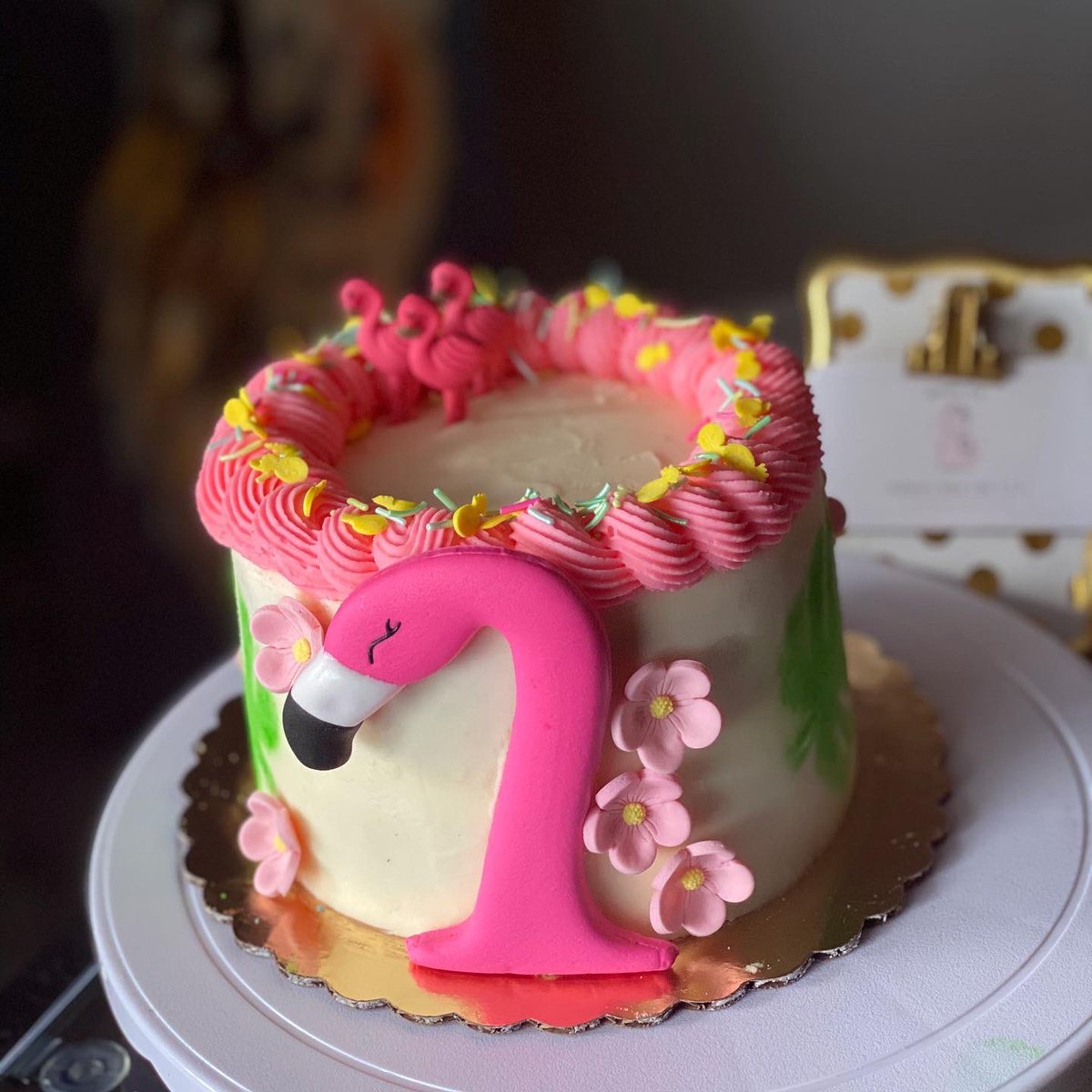 aubreystreatlab's tweet photo. Iโve been slacking a bit in sharing my latest creations. Here are a couple of my faves from the last few weeks โค๏ธ
#supportblackbusiness #buyblack #buylocal #atlantabaker #customcakes #supportsmallbusiness #shopsmall #aubreystreatlab https://t.co/xwG2tUp8Qb