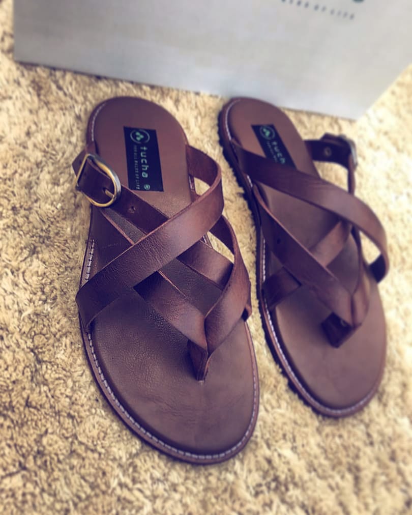ottoclassic_ng's tweet photo. N8000 only. #forallwalksoflife #handmade #sandals #mensfashion #menwithstyle #men #footwear #shoes #madeinnigeria #abuja #lagos #slippers #sandalias #shoemaking #photooftheday #slippers #shoeforsale #shoefashion #shoefreak #zitzon #prilaga #portharcourt https://t.co/AlAZD1OBSA