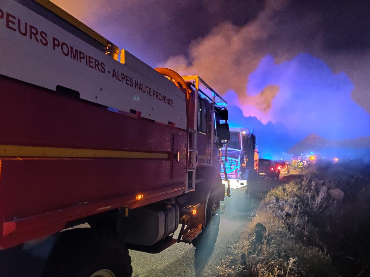 Embarquement de la colonne Alpes après 5 jours au profit de nos collègues du @sdis2b sous la demande <a href="/cezocsud/">CeZOC Sud</a>. Bon retour à eux. <a href="/sdis05/">SDIS05</a> <a href="/Pompiers04/">Pompiers 04</a>