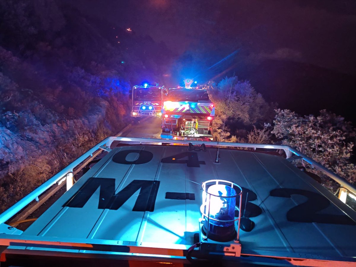 Pompiers04's tweet photo. Embarquement de la colonne Alpes après 5 jours au profit de nos collègues du @sdis2b sous la demande @cezocsud. Bon retour à eux. @sdis05 @Pompiers04 https://t.co/0X279mVOsv