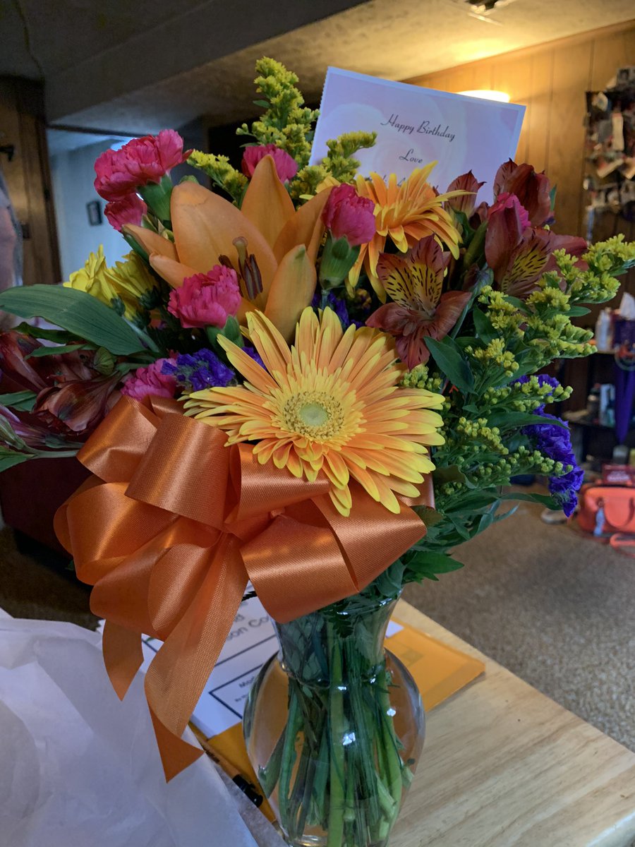fogle003's tweet photo. Beautiful birthday bouquet from @Corydon_Cupcake and #unclenathan. I might cry! Thanks soooo much! https://t.co/fOVCiqNS8u