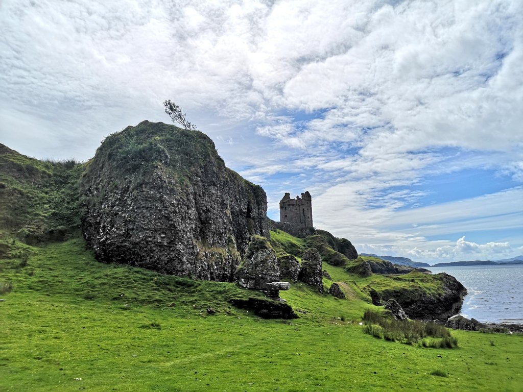 i_findlay's tweet photo. We had a wonderful family day out walking on #Kerrara at the weekend. What a beautiful wee island. #MakingMemories https://t.co/ZINGTJf1p9