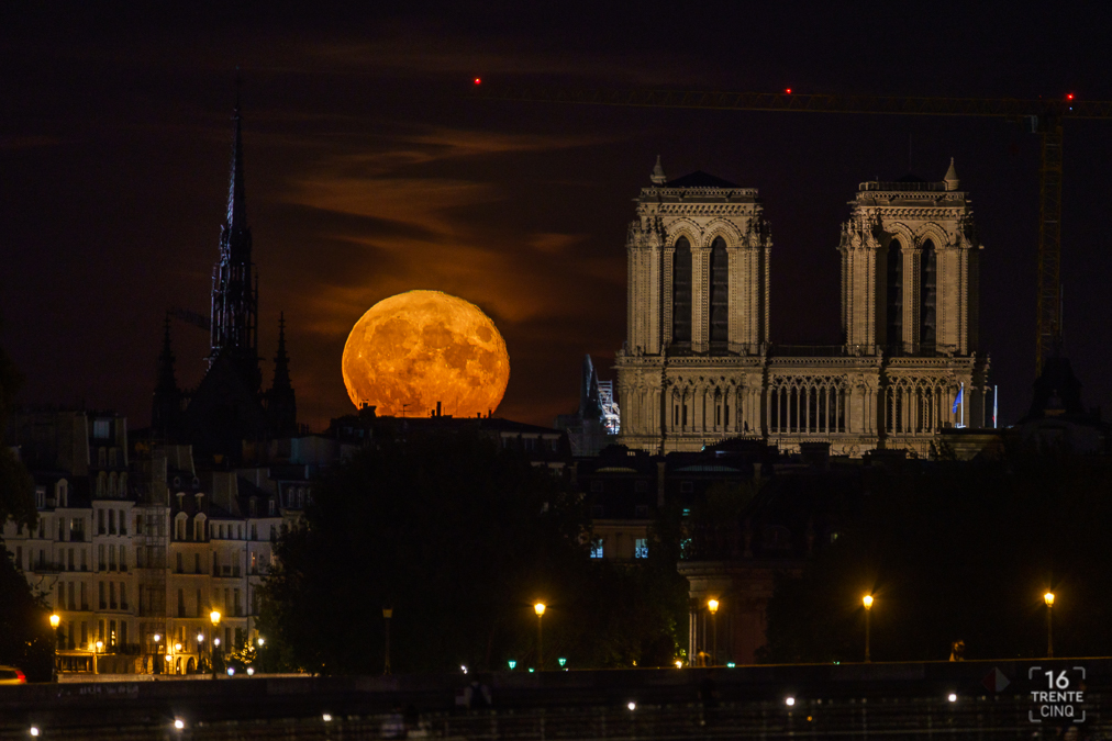 16trentecinq's tweet photo. Hier j'ai shooté un lever de lune Incroyable https://t.co/vnZjy98iI8
