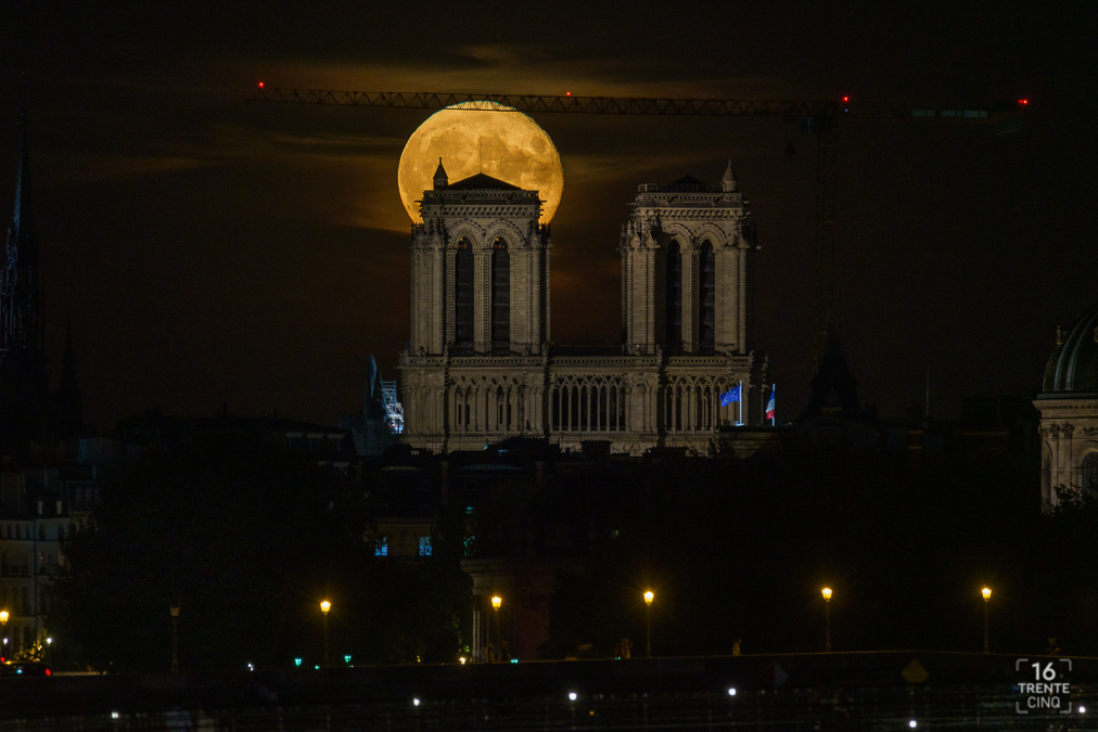 16trentecinq's tweet photo. Hier j'ai shooté un lever de lune Incroyable https://t.co/vnZjy98iI8