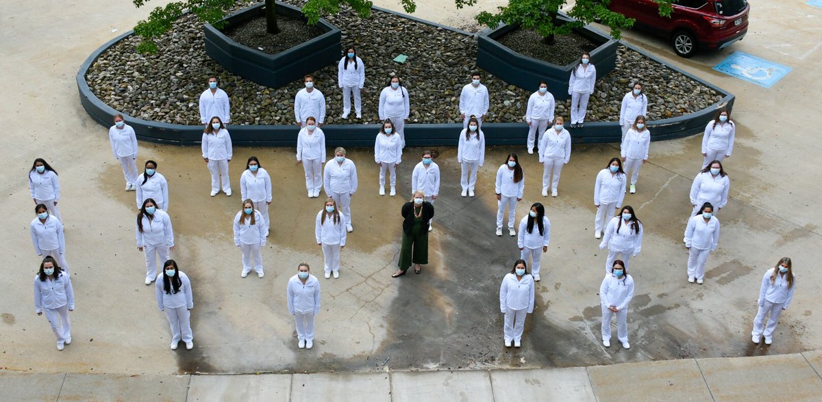 “Because of this program, I walk out with more confidence and competence as a future nurse When going in I felt as if I had very little.”Congratulations Jeanne Henry facilitating another extraordinary summer of learning for our #cleclinicnurse associates
⁦@kkellyhancock⁩