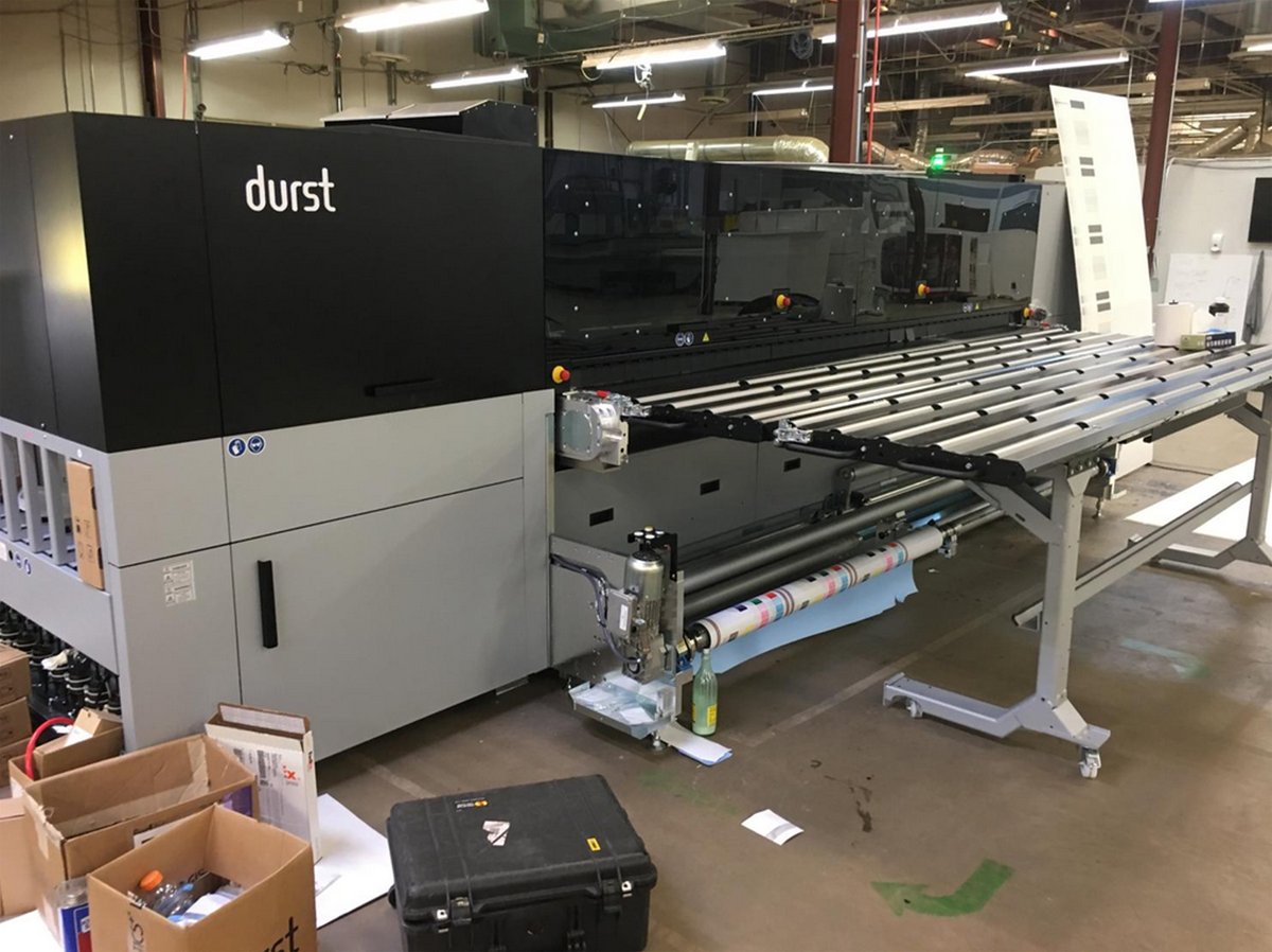 DurstUS's tweet photo. Well, it happened!! The first company in North America to purchase & receive multiple Durst P5 350, 1200dpi hybrid printing platforms. From install to production, Smallwoods (Longview TX) fulfilling their printing orders today!!
Congratulations Smallwoods!
#durst #smallwoods https://t.co/BqKBr7XXn5