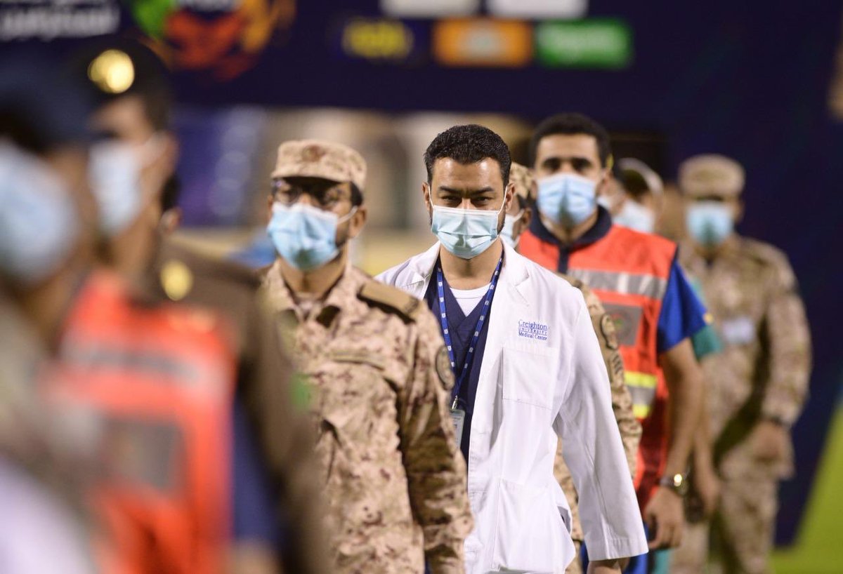 khaleej_csr's tweet photo. تكريم ولدنا الدكتور هادي آل شيخ ناصر  في جولة #عيدنا_عيدين

#نادي_الخليج
#المسؤولية_الاجتماعية_بنادي_الخليج 
@hadi_saihat 
@gsaksa 
@SaudiMOH 
@SPL https://t.co/Fs0vPPNPcG