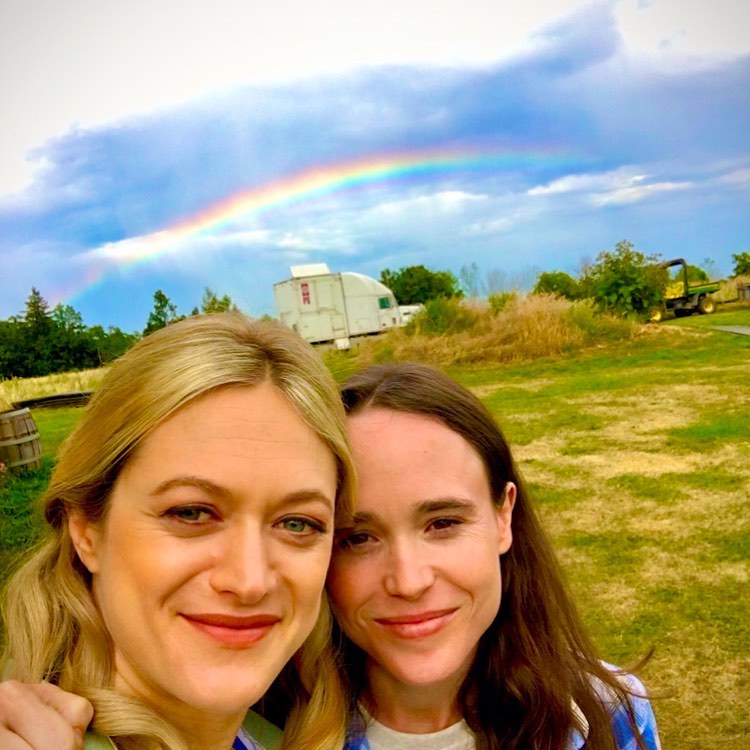 netflix's tweet photo. ❤️🧡💛💚💙 https://t.co/RfmawUJMZ2