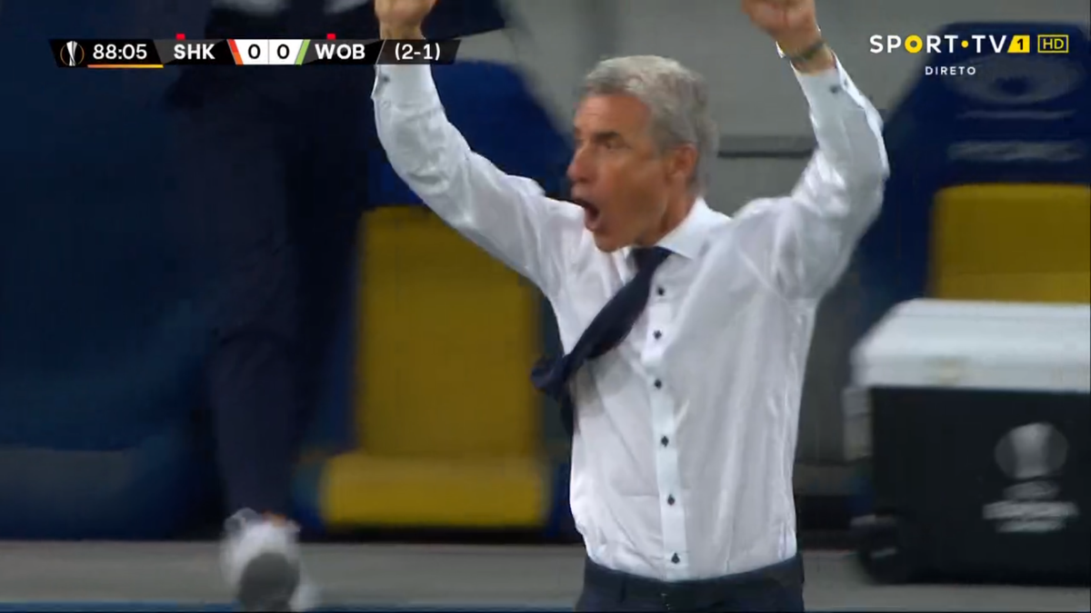 RafaelP_Soares's tweet photo. Luís Castro merece todo o sucesso que está a ter. Pela forma como vê o futebol, por ser fiel aos seus princípios (bem se viu hoje) e por dar sempre um contributo positivo na valorização do jogo em cada entrevista/conferência que dá. Por mais treinadores como ele. É um exemplo. https://t.co/5W6lurhUK4