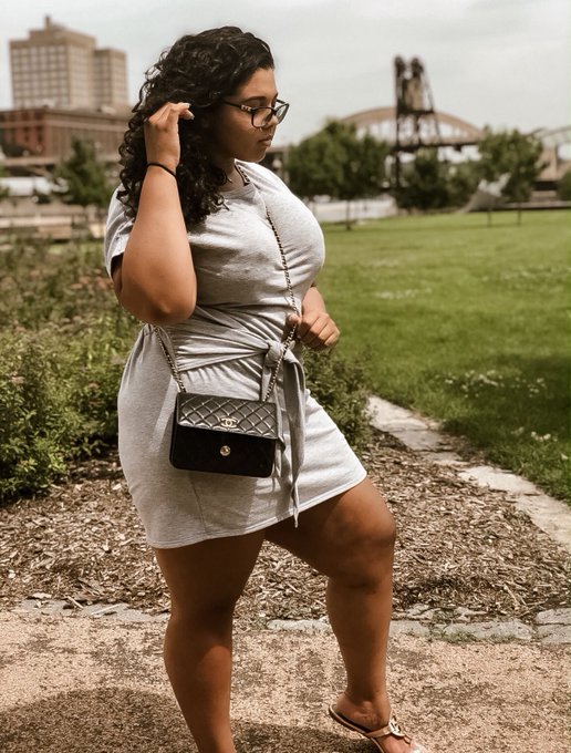 when your date not only offers to take your photo but is damn good at it too😉 https://t.co/VNE2zWBSn
