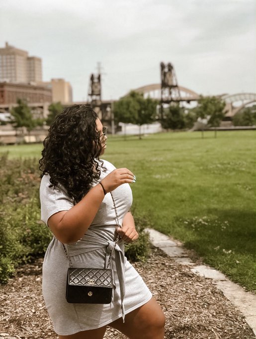 when your date not only offers to take your photo but is damn good at it too😉 https://t.co/VNE2zWBSn