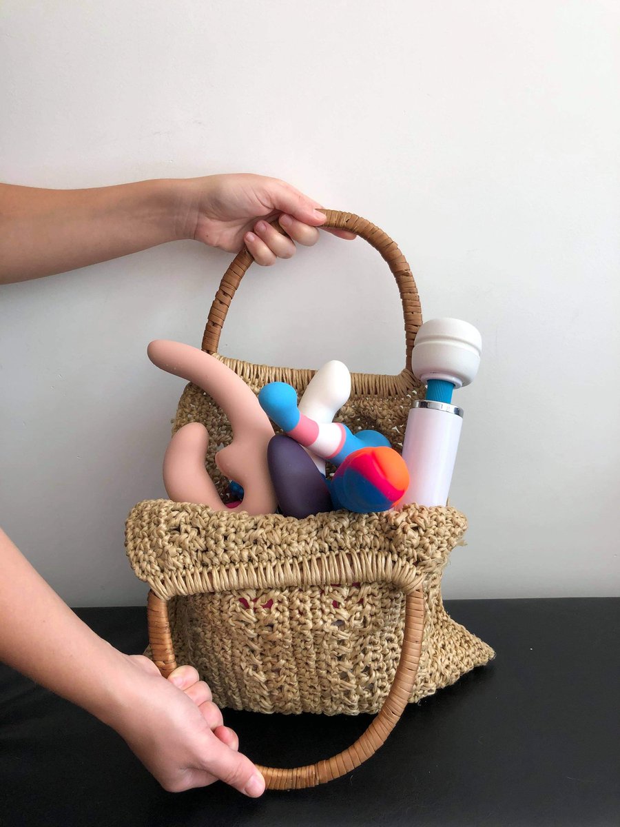 squirtybirdies's tweet photo. We are travelling south and taking our favourite toys with us. Which ones do you bring to your travels?

#SexPositive #BedroomFun #SexualWellnes #Dildo #Vibrators #Travelling #LesbianCouple #GoodVibrations #Queer https://t.co/uLhpcN5t6A