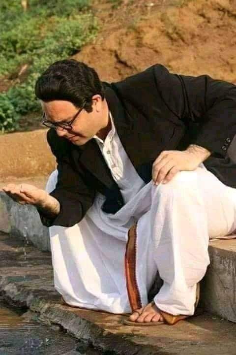 Suman__Gautam's tweet photo. हमें तो पानी पीने का अधिकार भी बाबासाहेब ने दिलवाया क़ोई राम लक्ष्मण कृष्ण महादेव नहीं आए थे हमे हमारे अधिकार दिलाने के लिए ............ jai bhim https://t.co/secfBdbVwk