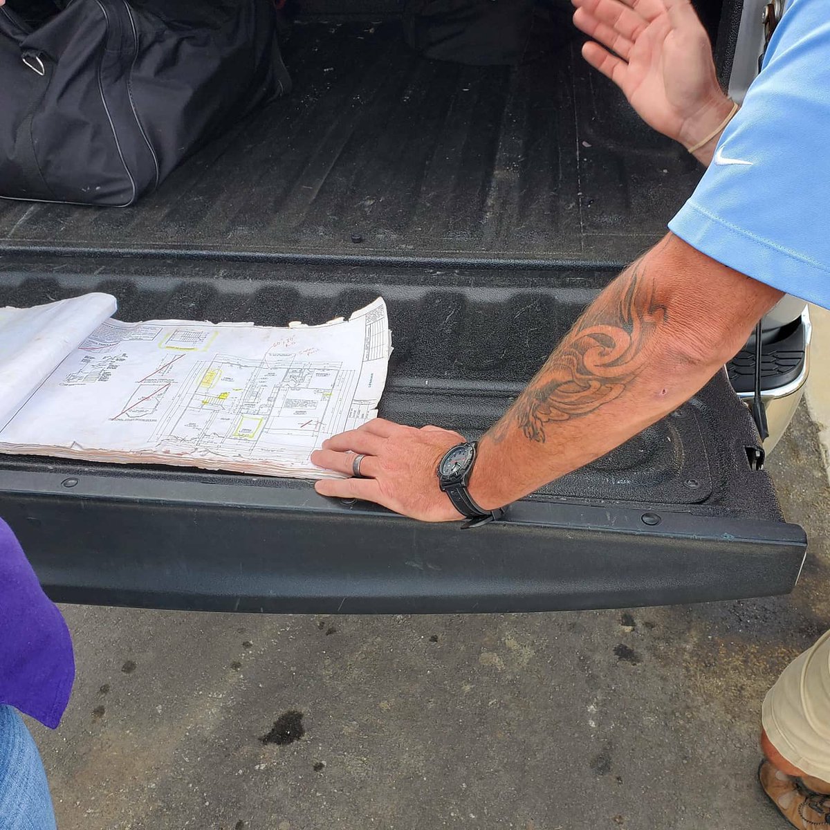 TimeToBuyaHouse's tweet image. Productive meeting with the builder this afternoon! 
Did you know the price of the home is the same even if you don't use a Realtor? 
So why wouldn't you have an advocate working on your behalf? 
 #CallKIM #KimSellzHouses #Raleigh