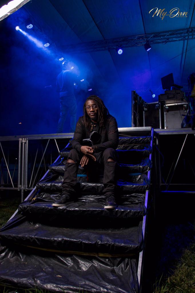 ZimHipHopAwards's tweet photo. Artist Of The Day
@Itskarizma was our best diasporan act in 2016 &amp; with stinging full length projects like NGNG 1 &amp; 2 as well as Fakazi + soundtrack placement on MTV Shuga not to mention the pertinent Already on that #ZimbabweanLivesMatter  we stan haaard
https://t.co/e1ANmA03cV https://t.co/gEm5pCJ5UL