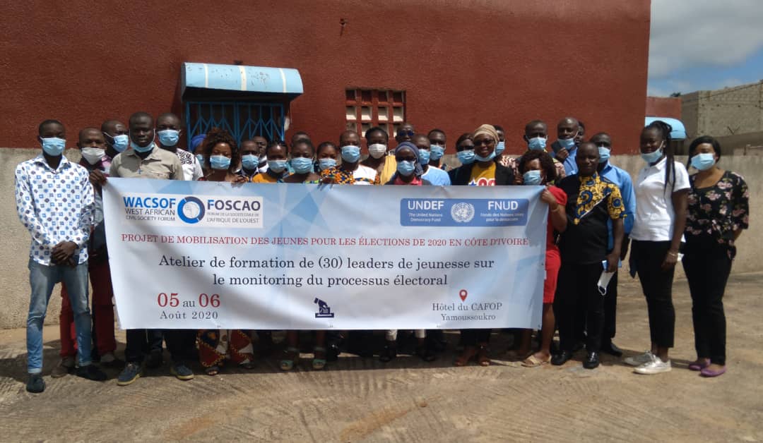 foscaoci's tweet image. #foscaoci
#MonitorTraining
#Election2020

Une photo de famille avec nos 30 jeunes mobilisés pour le monitoring du processus électoral 2020 en Côte d'ivoire.