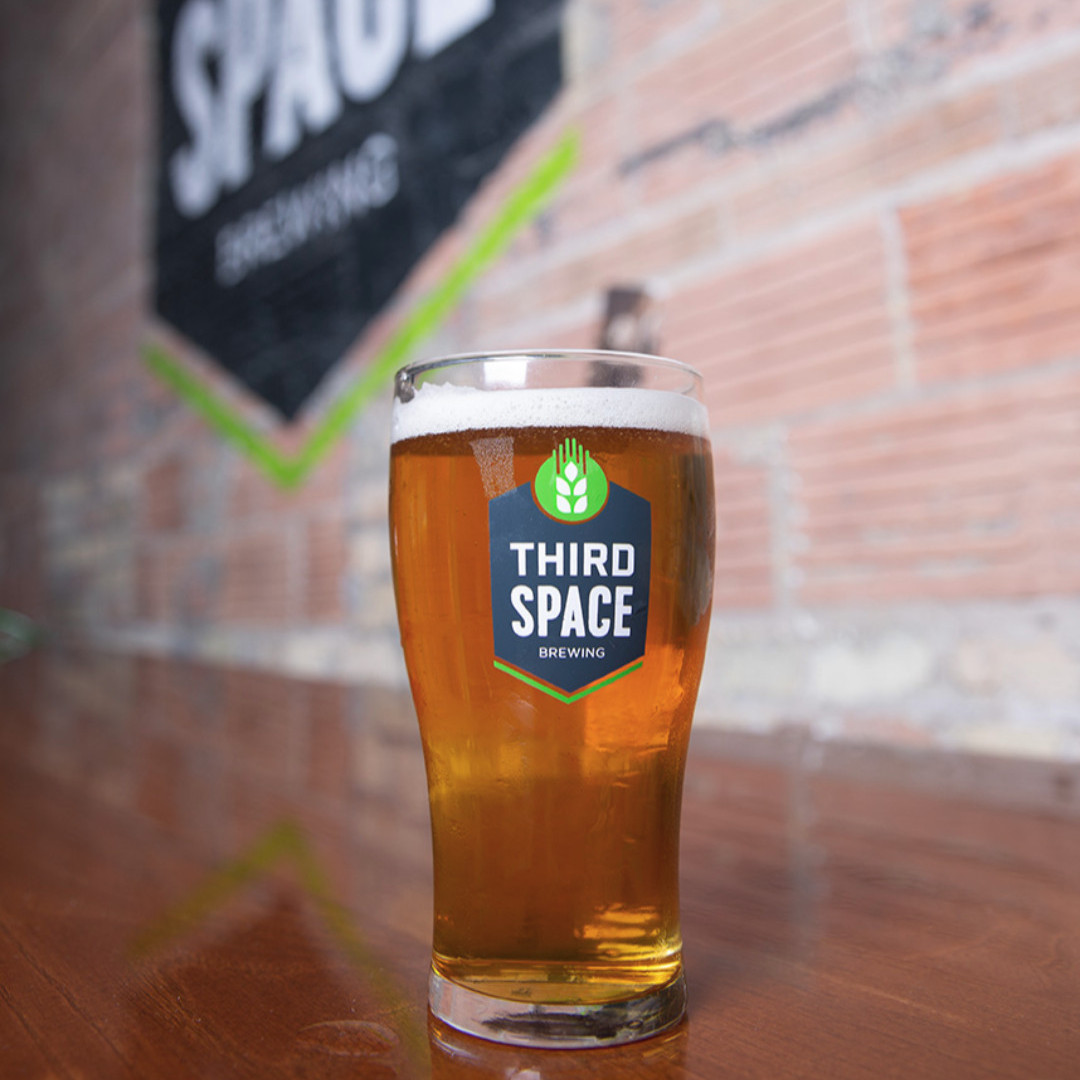 MKElifestyle's tweet photo. Cool off and enjoy a drink at Third Space Brewing, voted the Best Taproom in our fourth annual Best of Greater MKE. 🍺
.
.
.
.
#beer #brewery #milwaukeebeer #localbrewery #taproom #beautifulbeer #refreshingbeer # https://t.co/7dLf5pAE4I