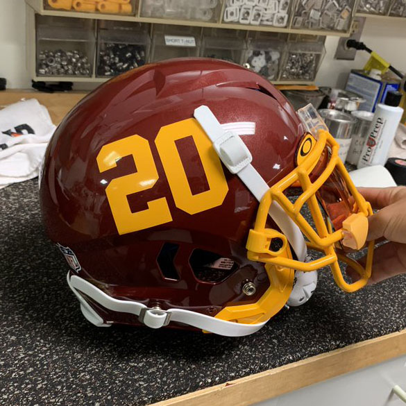 NBCSports's tweet photo. Give Washington's new helmet a 1-10 (📸 @WashingtonNFL) https://t.co/U25uwRjOk0