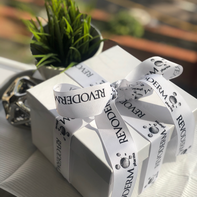 revoderm's tweet photo. Buying a gift for someone special? We will happily gift wrap your Revoderm purchase. Allow additional time to process gift wrap service. Leave a gift wrap memo in the notes at check out. #giftwrap #skincare #beauty #acne #antiaging #YYCRevoderm #sunscreen #SPF #zinc #rosacea https://t.co/ehhdQyVJ7L