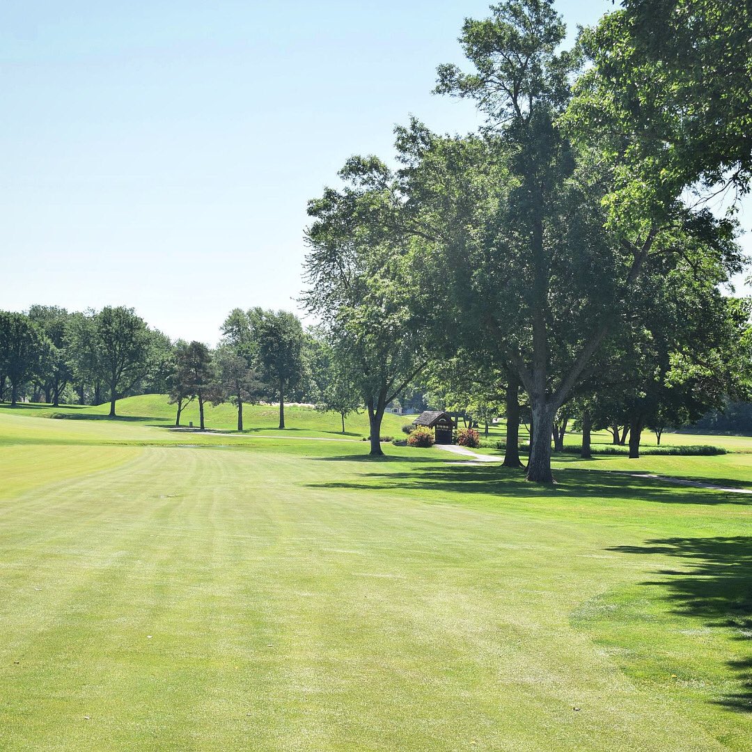 ⛳️ 𝑮𝒐𝒍𝒇 𝑪𝒐𝒖𝒓𝒔𝒆 𝑨𝒑𝒑𝒓𝒆𝒄𝒊𝒂𝒕𝒊𝒐𝒏 𝑫𝒂𝒚⛳️

Join us Tuesday, August 11th 5:30 PM-7:00 PM for Golf Course Appreciation Day. This is a great way to give back to the golf course by filling divots and repairing ball marks on the greens!

RSVP on Club website or app.