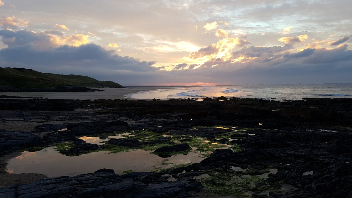 cornish_jack's tweet photo. A very short walk on the path from Land's End to John O'Groats but I did get on a boat to look at some seals.
#LEJOG2017 #LandsEndToJohnOGroats
DAY 70: Seahouses to Bamburgh (3.62m)
https://t.co/KFLXwUScW6 https://t.co/vLY5GZ5aY5