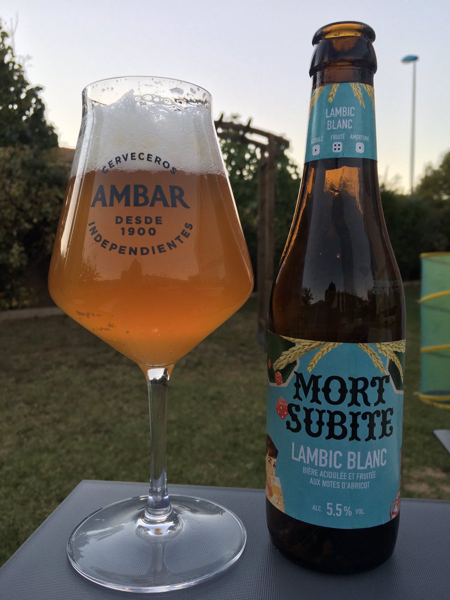 JdJCantalejo's tweet photo. 7th stage of the #Touroftheclassicbeers #biere #lambicblanc from #Mortsubite ...quite like my @cervezasambar glass, courtesy of nice Alfonso from #LondresBar in #Zaragoza #oddholiday #aperotime https://t.co/U69MoLfJyS