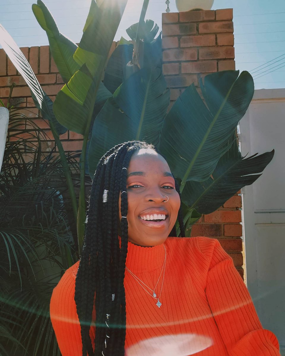 Just_Phenyo's tweet photo. Me &amp; the flowers are the same
1. Blossoming
2. Growing
3. Transforming
4. Blooming
5. BECOMING.

As @LaBeautyologist says....
"if it doesnt feed you, don't water it"

#instagram saw these first ❤️🙃 https://t.co/tYqtLQJkyB
