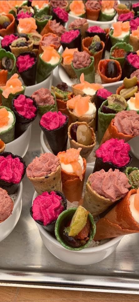 We can offer a variety of canapes to suit your needs and a range of different meal options to suit any party! Get in touch to see what we can do for you!
#weddingcaterer #partycaterer #bbq #canape #sharingplatter #salisburyhour