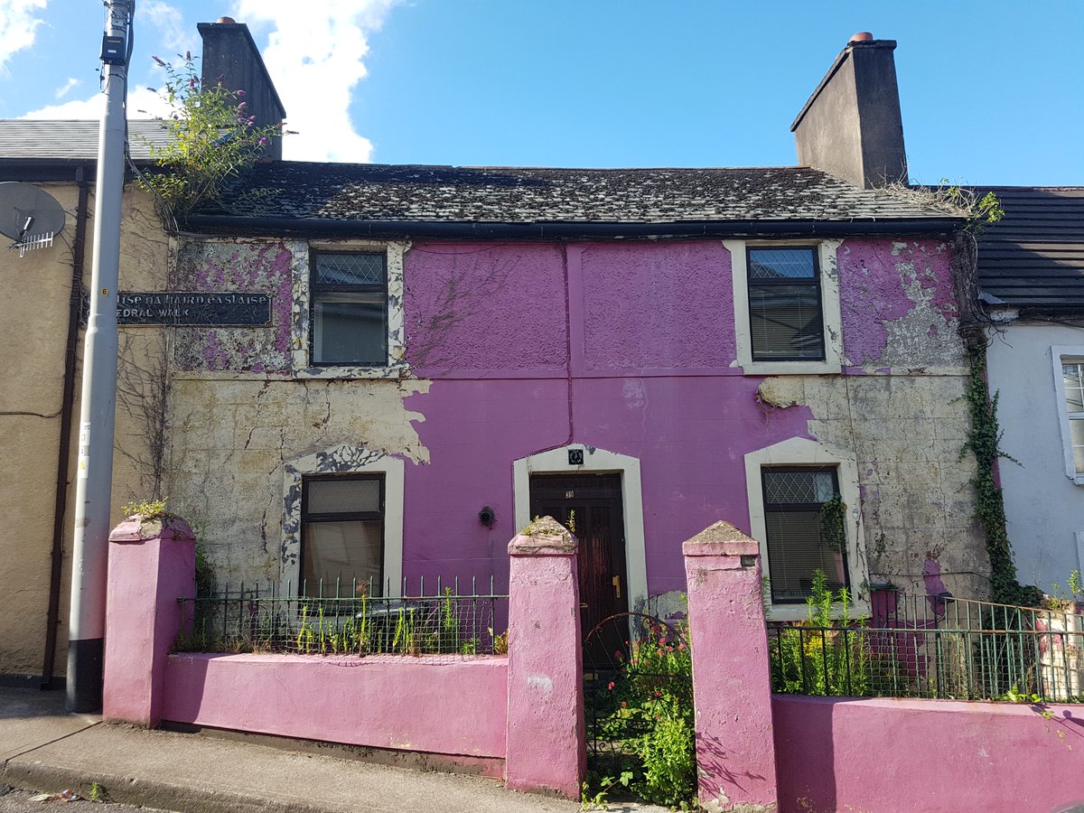 would make a lovely family home, small garden out the front w morning sunone of many vacant properties  #Cork city & across Ireland, this one on historic route way a lost opportunity for  #CorkCC &  #pfg not to implement appropriate measures ensure  #HousingForAll &  #regeneration