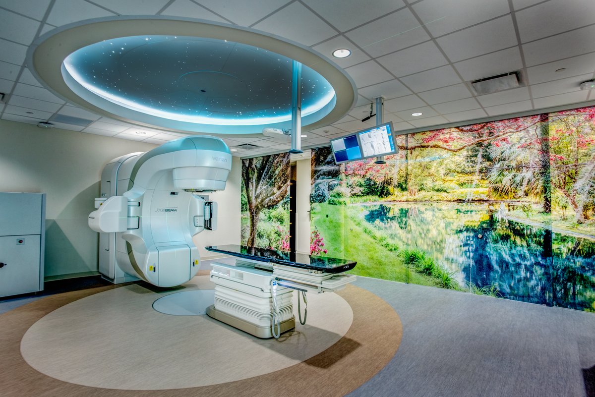 CPPI_News's tweet photo. CPPI recently completed the Sarasota Memorial Radiation Oncology Center on University Parkway, a state-of-the-art outpatient facility and part of the Sarasota Memorial Health Care System. More info here: https://t.co/WegckMz8XM #CPPIBuilds #Healthcare @SMHCS https://t.co/x8mZ3OQhal