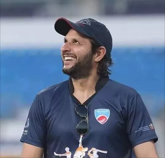 Sehershah4's tweet photo. #lala smile Power of all Pakistanis ❤️
All fans❤️ Alhamdulilah ❤️
@SAfridiOfficial @nsaafridi @TEAM_AFRIDI @TheLalaJaan
Respected bhabhi ❤️ lala aslamu alikum ❤️
Ya #muskrahat slamt rahy ameen ❤️
@OShahidafridi @ShaziaWarsia
❤️❤️ https://t.co/KHrwBuwzop