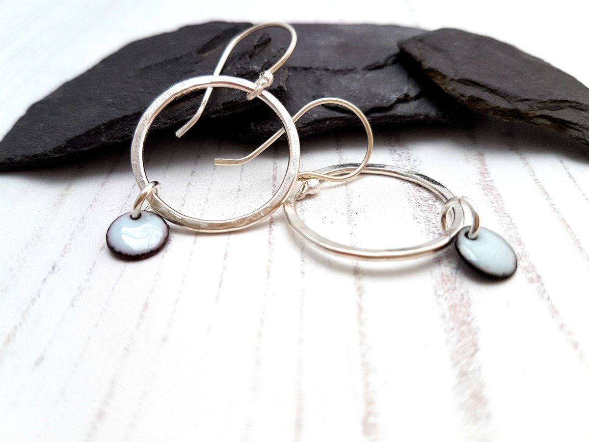 MaisyPlum2's tweet photo. Silver Hoop Earrings - Minimalist Earrings - Enamel and Silver Earrings https://t.co/GnoUYOhsVD #etsyselleruk #Eshopuk #OlineshopRT #EtsyUK ##LondonisLovinit ##StandWithSmall #HandmadeHour #BestSellingItems https://t.co/nforBdjNIq