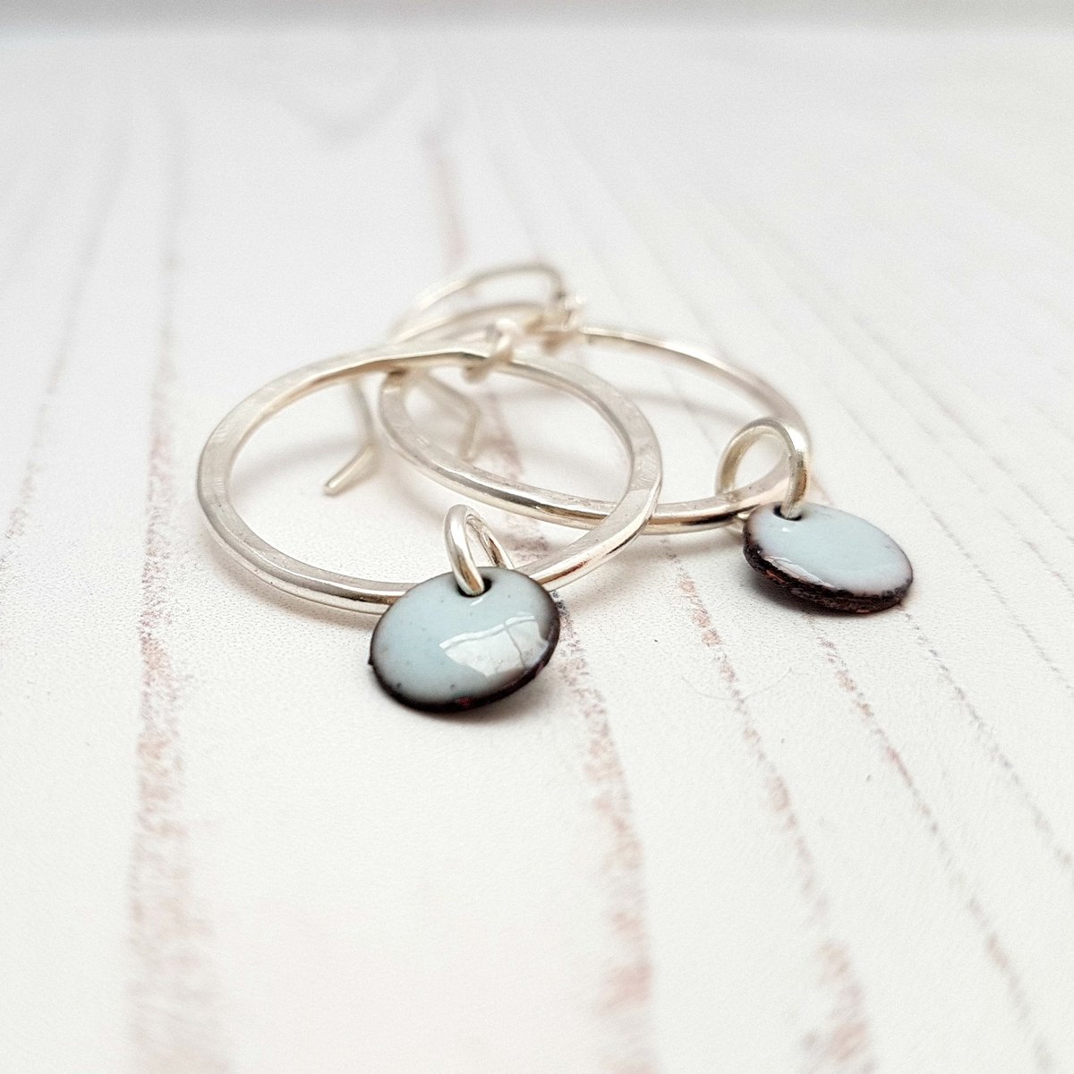 MaisyPlum2's tweet photo. Silver Hoop Earrings - Minimalist Earrings - Enamel and Silver Earrings https://t.co/GnoUYOhsVD #etsyselleruk #Eshopuk #OlineshopRT #EtsyUK ##LondonisLovinit ##StandWithSmall #HandmadeHour #BestSellingItems https://t.co/nforBdjNIq