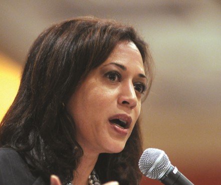 007Achyuta's tweet photo. @PPact Kamala Harris has been a strong advocate for women and girls her entire career. As a new lawyer, she specialized in prosecuting individuals charged with sexually assaulting children. As DA, she advocated for legislation to make human trafficking a felony offense. https://t.co/SyHesa14YN