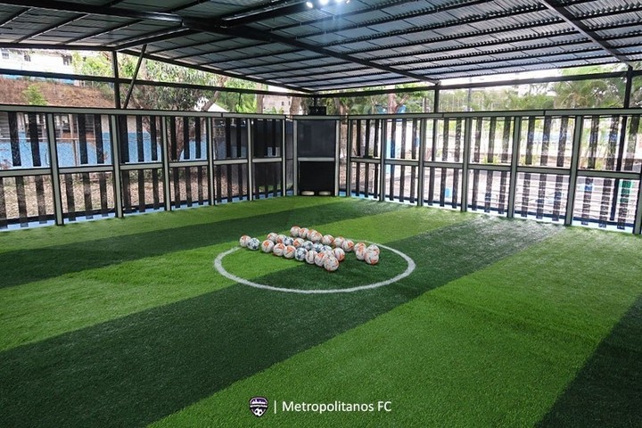 Me comprometí hace 4 años en aportar mis conocimientos y pasión al crecimiento del futve, Hoy puedo Ver ese sueño  ser una realidad.
Bienvenidos al RONDO 2.0 <a href="/vlazsport/">Vlazsport</a>