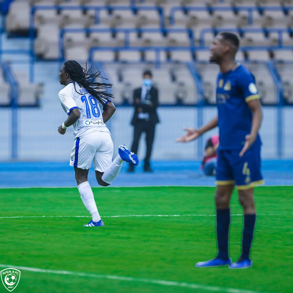 Alhilal_FC's tweet photo. 🎶 أنت ما مثلك بشر يا قمر خمسة عشر 😍💙

#الهلال
#كبير_آسيا
#النصر_الهلال https://t.co/CgPxonN8DL