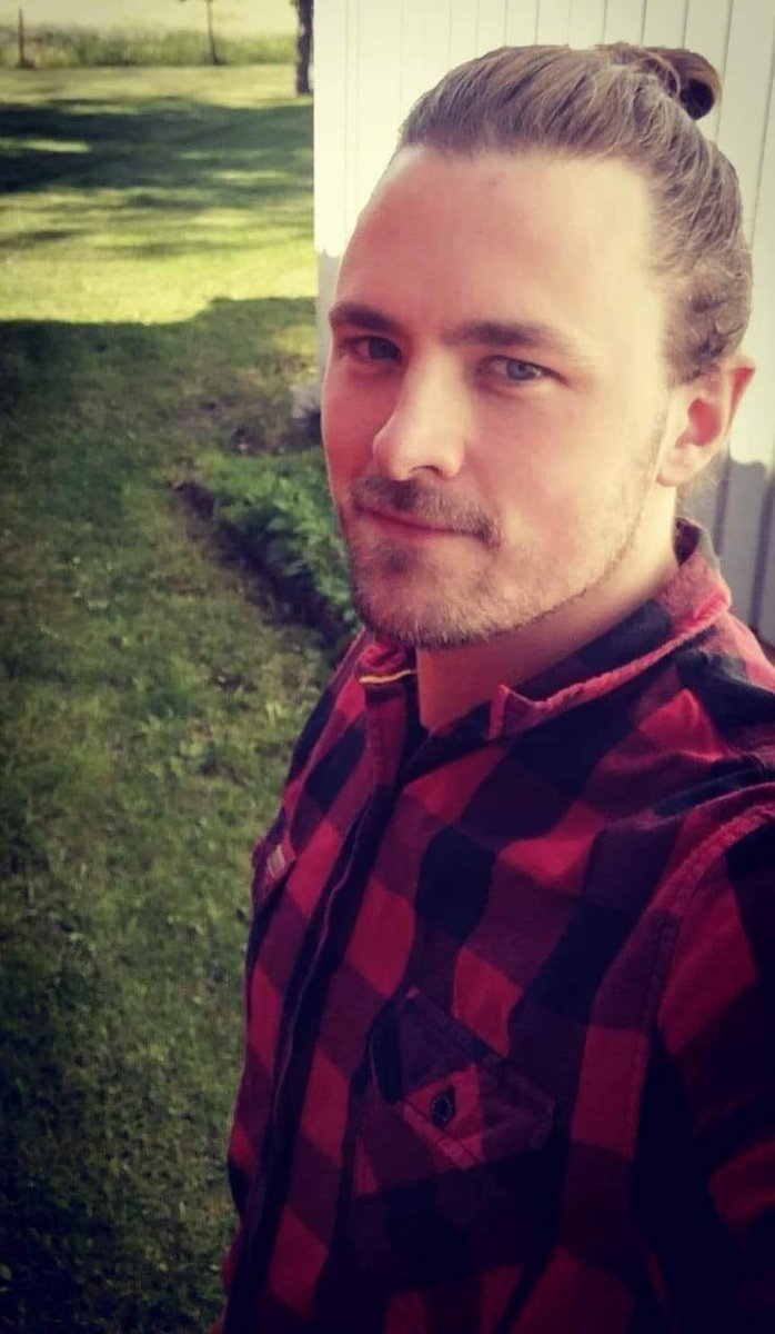 Vi vet att alla saknar att få se lokalfotbollen. Därför kommer vi under en period ge er en faktaruta med våra spelare. Ett sätt att kanske ge ytterligare insyn i vilka fina pojkar som idag stolt representerar NHBK

Näst på tur är Marcus Bladh Svensson 👉🏻 laget.se/NHBK_Senior/ne…