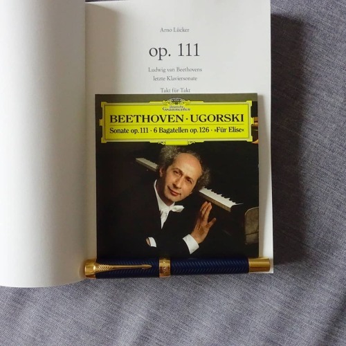 ClassicalCritic's tweet photo. #morninglistening #Op111Project: #Beethoven #pianosonata #opus111 w/#AnatolUgorski on @dgclassics
Amazon: https://t.co/5GSvajIAJm
Reading @ArnoLuecker’s op.111, trying to listen to 111 versions of #op111.
#classicalmusic #classicalmusiccollection #Ug… https://t.co/30Awp0Bh2p https://t.co/Vky0mltuTg