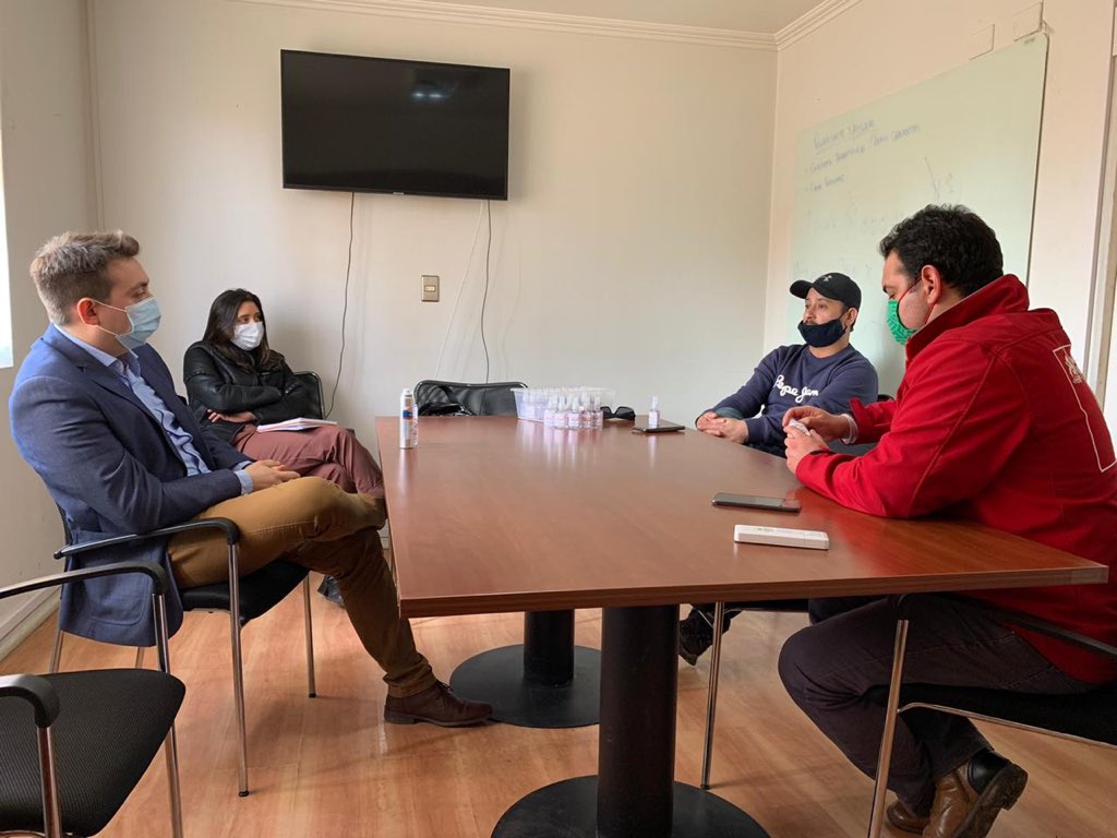 👋 Nos visitó el @secmineria8va para conocer la actividad relacionada con el rubro en la zona y sus proyectos asociados ⛑, donde sostuvimos reunión con emprendedor de 📍Ránquil, creador de sanitizador con nanoparticulas de cobre y esencias naturales. #cuidémonosentretodos