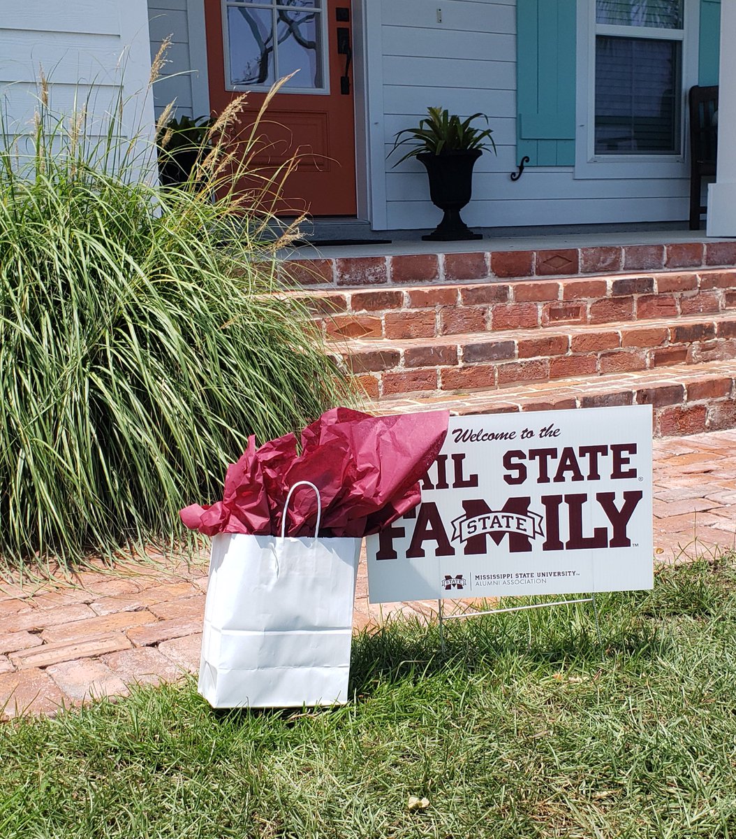 “Bully’s little helpers” delivered some special surprises to our new Bulldogs from the Jacksonville area in advance of our virtual send off party tonight (6:30pm ET - DM for the Zoom link). 

Good luck to our newest #HailState family members!