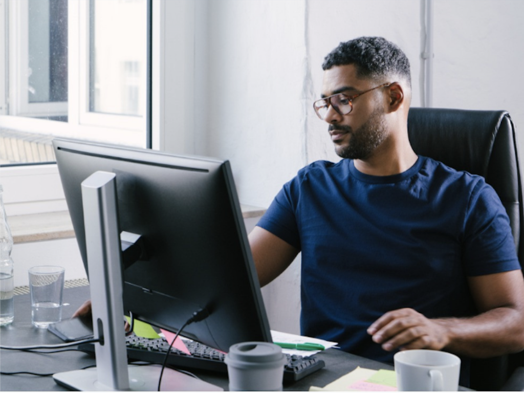 1DarnellSmith's tweet photo. Are you a licensed agent? @Flblue has hundreds of opportunities to work on our team during #OpenEnrollment. Selected candidates will be provided equipment and product training.
Selected hires will be employees of our vendors. Apply here: https://t.co/Dp7QEMiYcN  #WorkWellHere https://t.co/SWb0mqRXg2