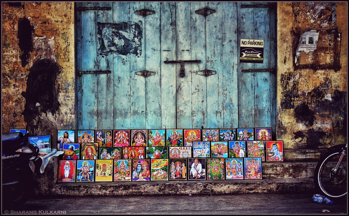 001sharang's tweet photo. When they all sat together... Outside a closed door!
.
#hefefilter #snapseed #fromthearchives #indiaclicks #indiapictures #mypixeldiary #TheMemoryLane #nightphotography #ig_india #thegod #secularhumanist #vintage https://t.co/4UpUtJpOTg