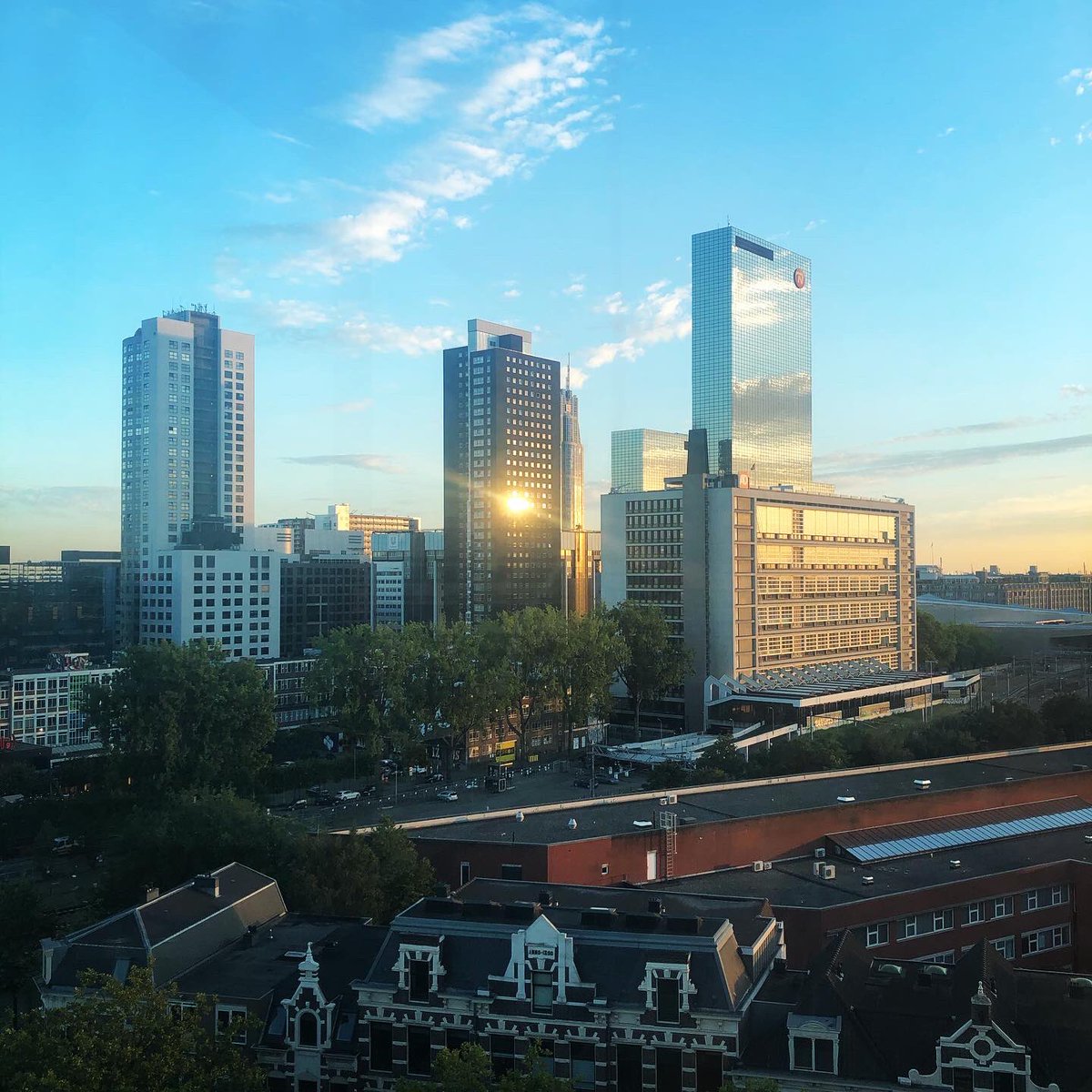 Rotterdam 🤩 #Rotterdam #centraldistrict #delftsepoort #rtmxl #skyline #torens